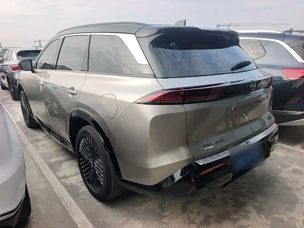 Nissan Teramont — миниатюра 5