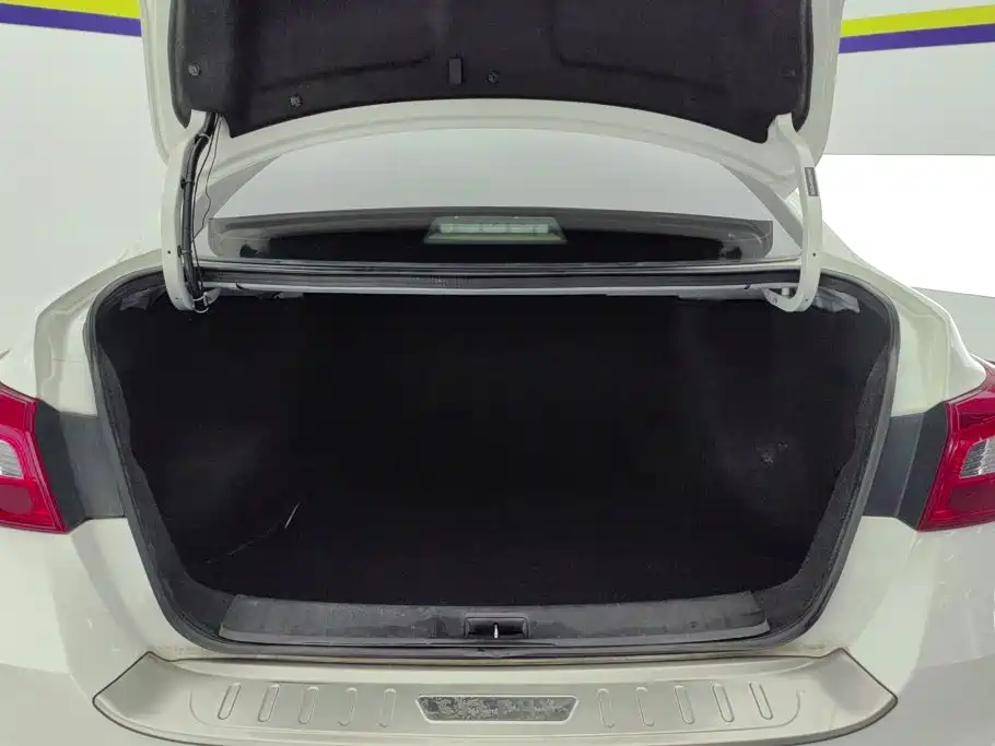 Nissan Sylphy — миниатюра 4