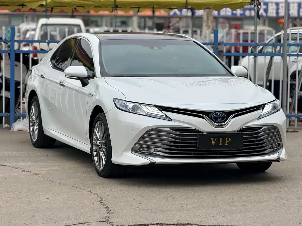 TOYOTA CAMRY
