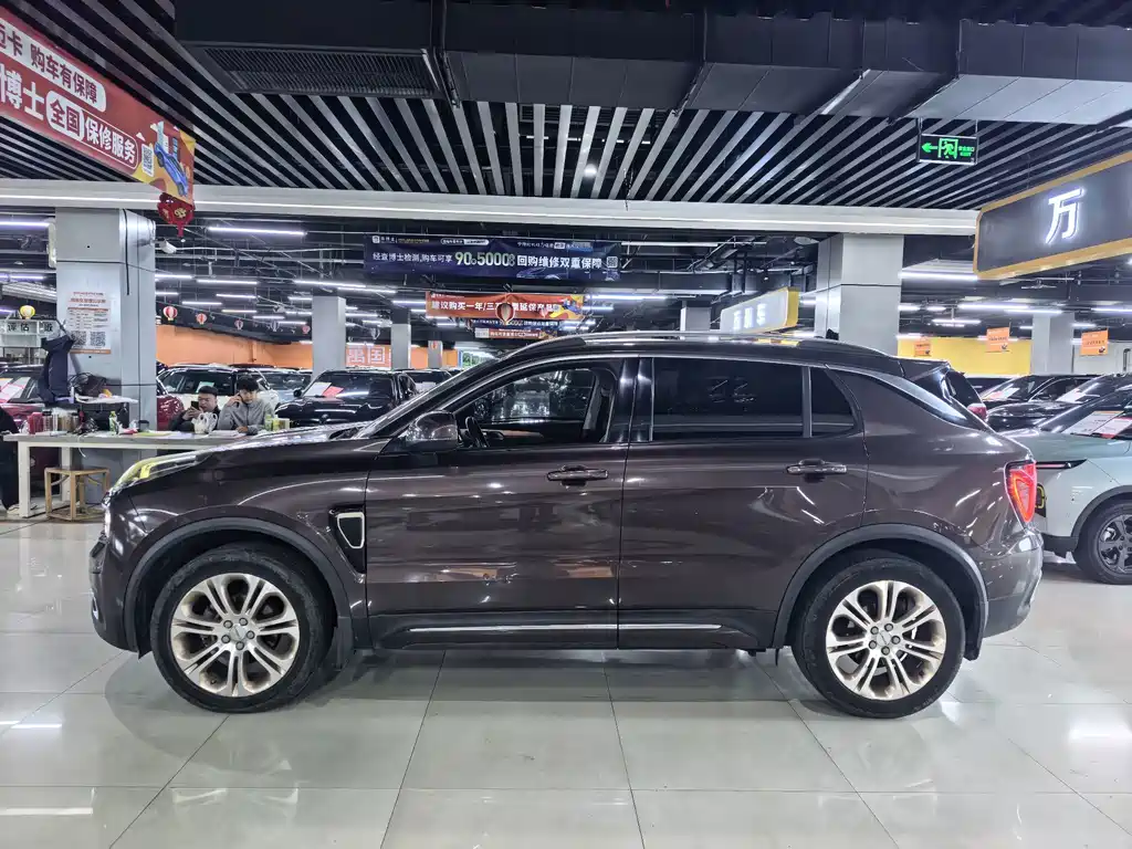 Lynk & Co 01 — миниатюра 3