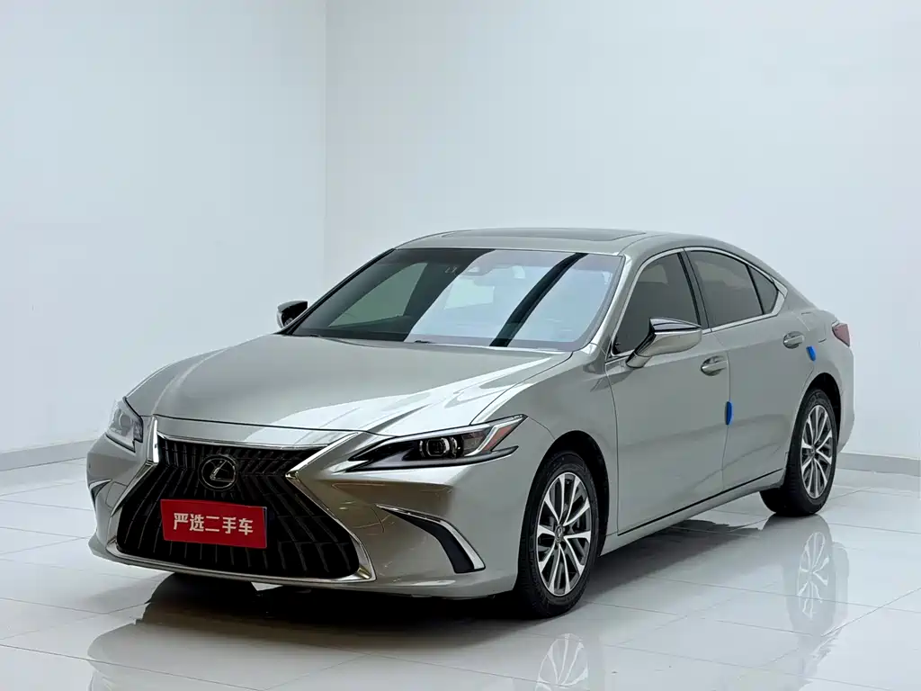 Lexus ES 2022