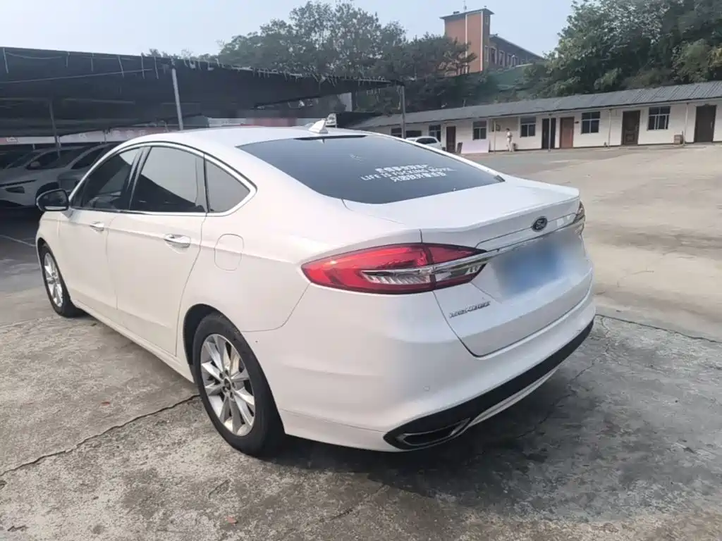 Ford Mondeo — миниатюра 5