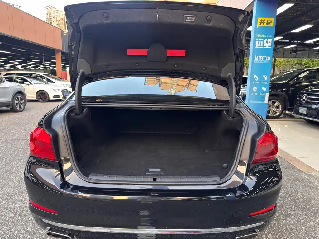BMW 5 Series New Energy — миниатюра 19
