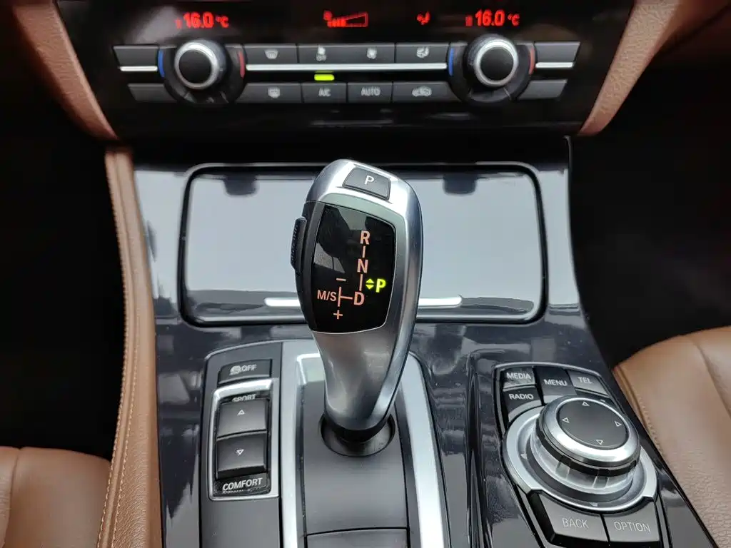 BMW 5 Series (Import) — миниатюра 13