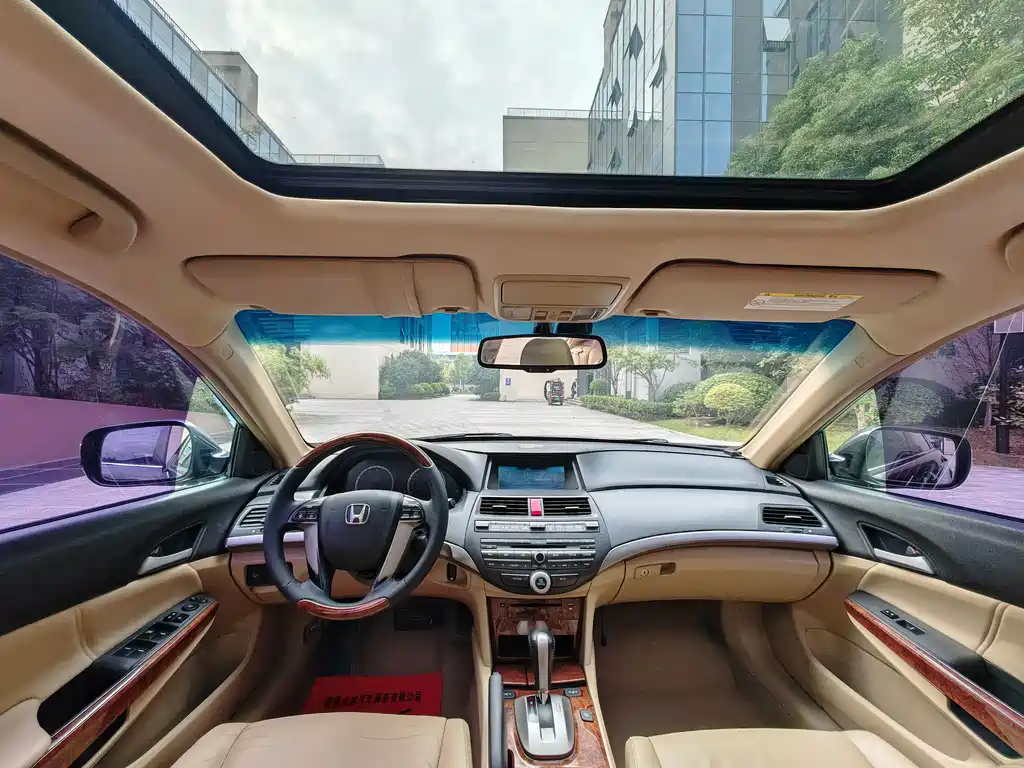 Honda Accord — миниатюра 8