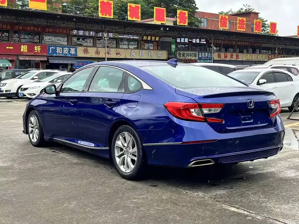 Honda Accord — миниатюра 6