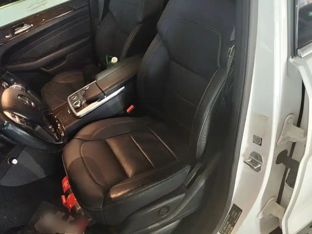 Mercedes-Benz M-Class — миниатюра 11