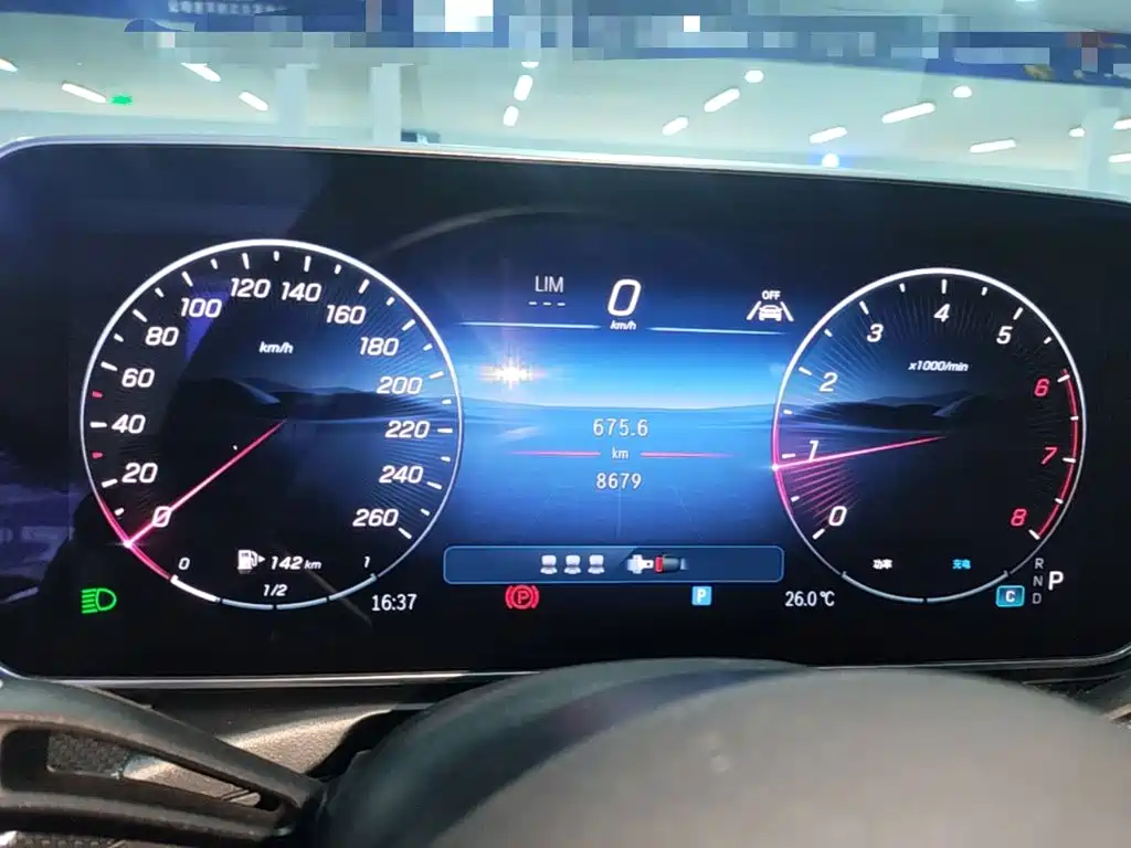 Mercedes-Benz C-Class — миниатюра 12