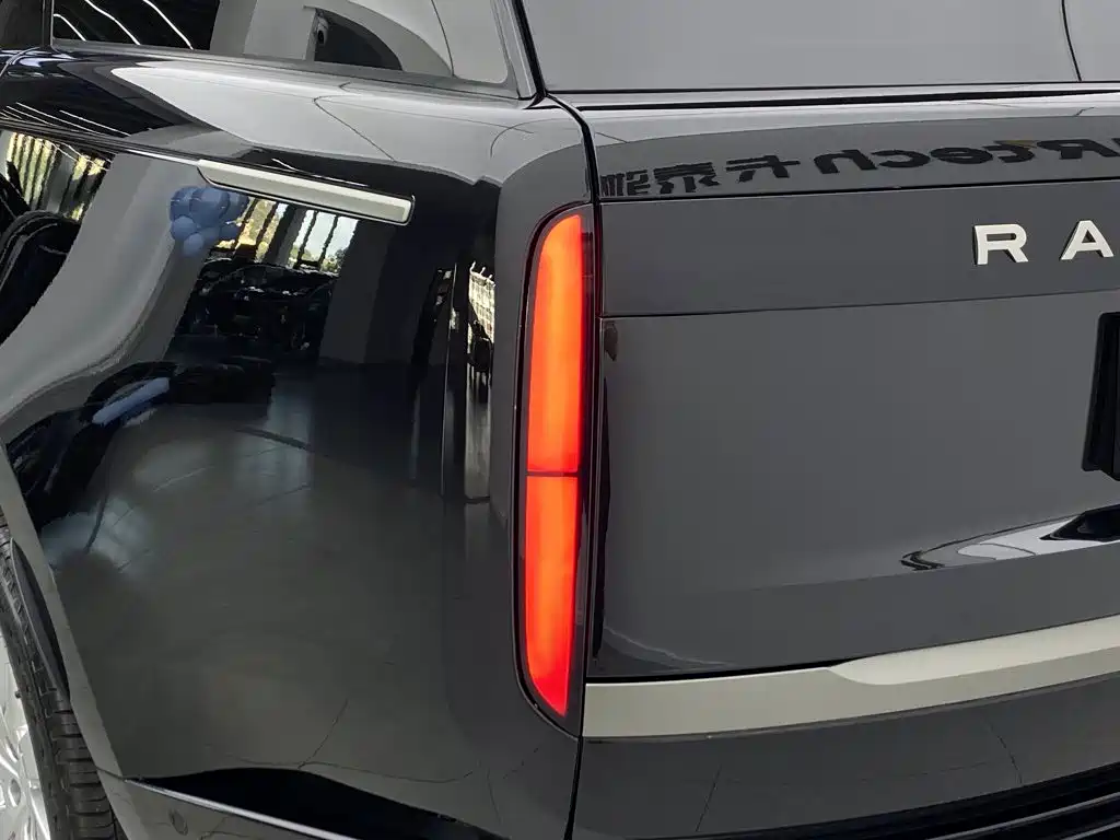 Land Rover Range Rover — миниатюра 6