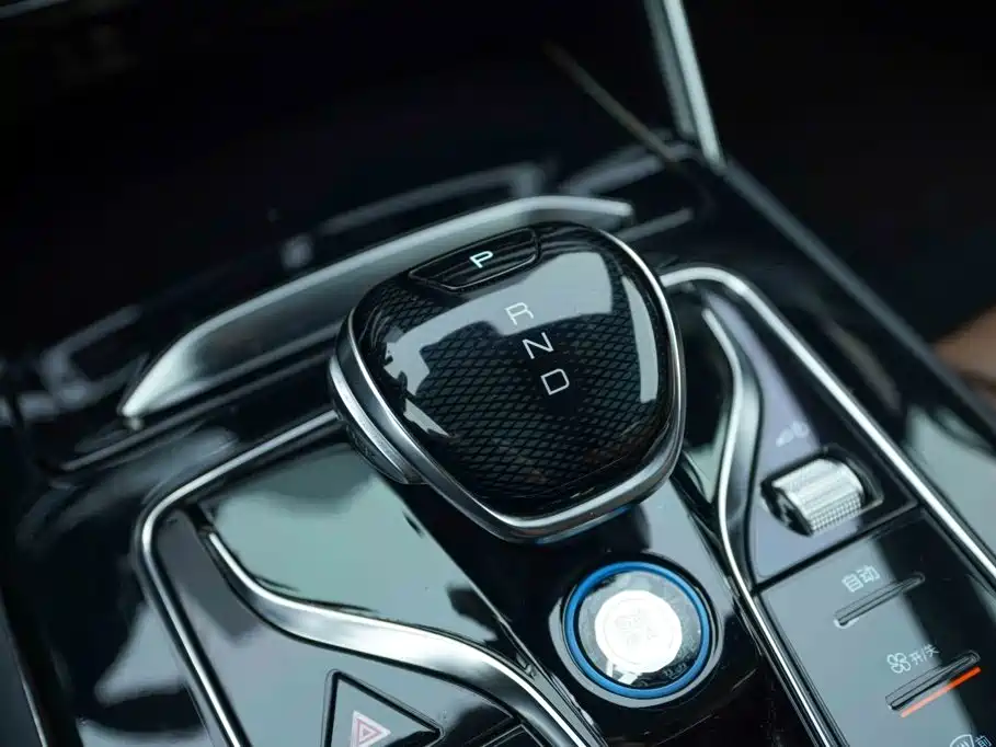 BYD Tang New Energy — миниатюра 9