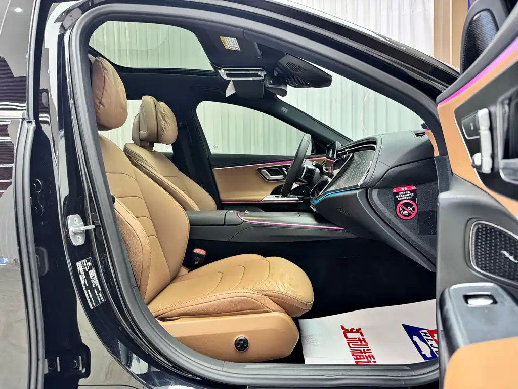 Mercedes-Benz E-Class — миниатюра 17
