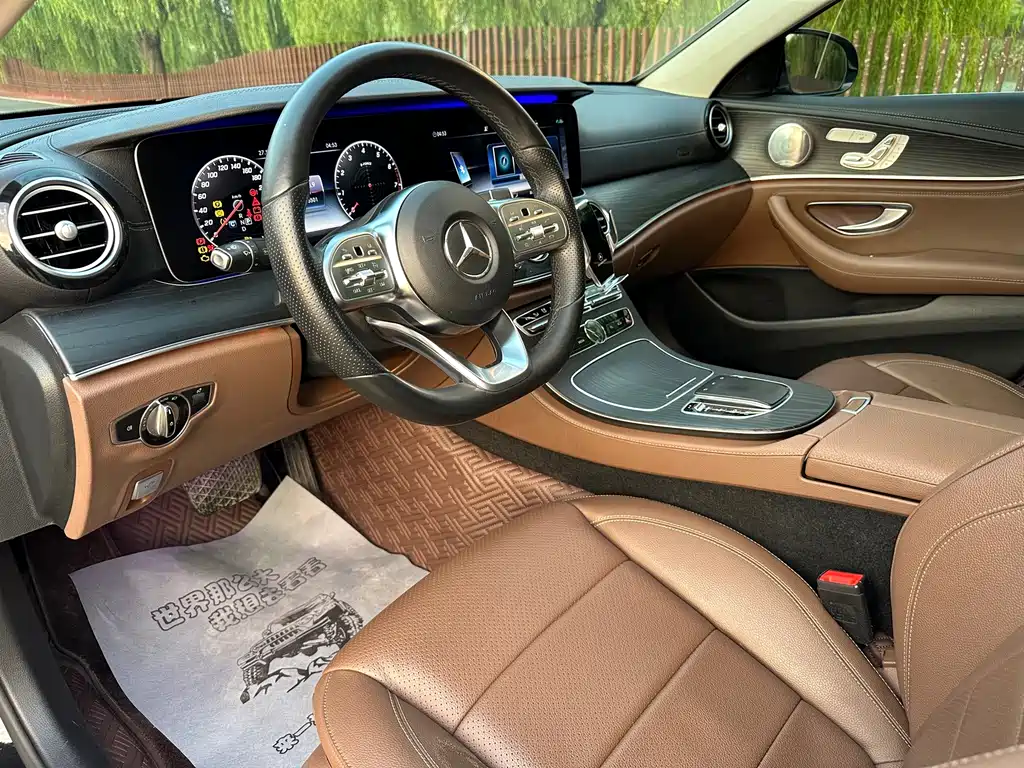 Mercedes-Benz E-Class — миниатюра 6