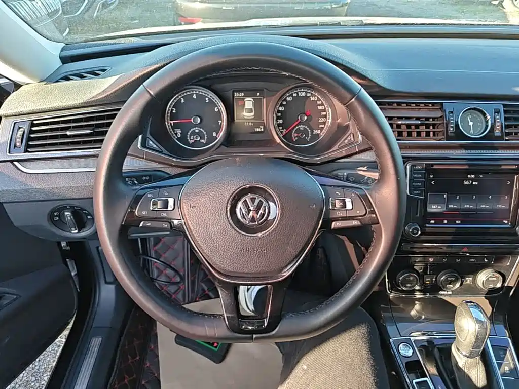 Volkswagen Passat — миниатюра 11