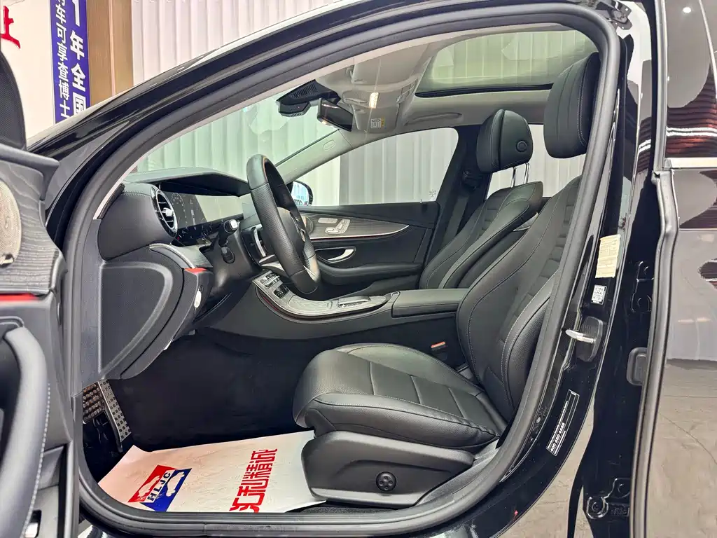 Mercedes-Benz E-Class — миниатюра 7