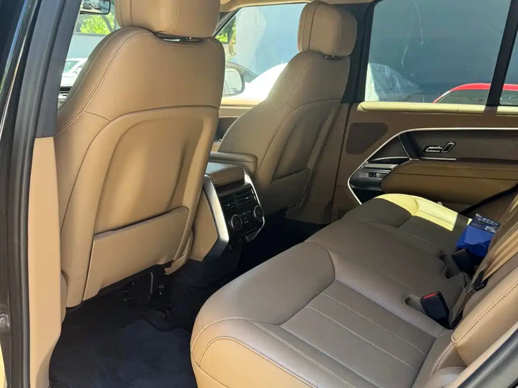 Land Rover Range Rover 2025 3.0 L6 360PS