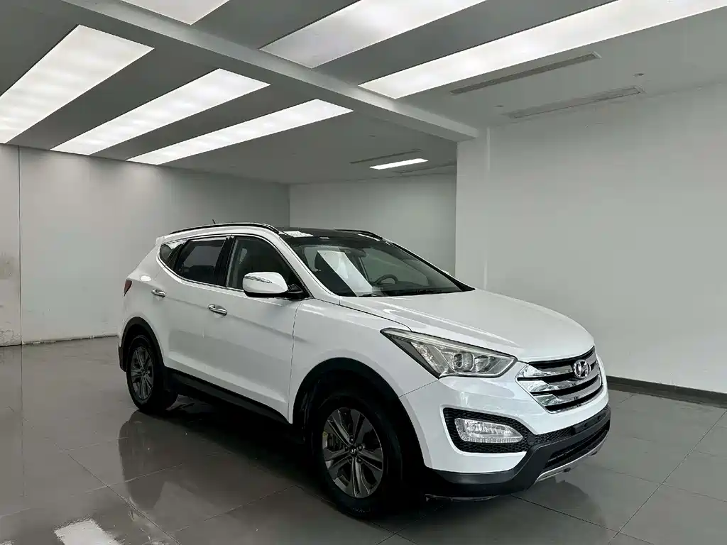 Hyundai Santa Fe 2013 2.4L AT