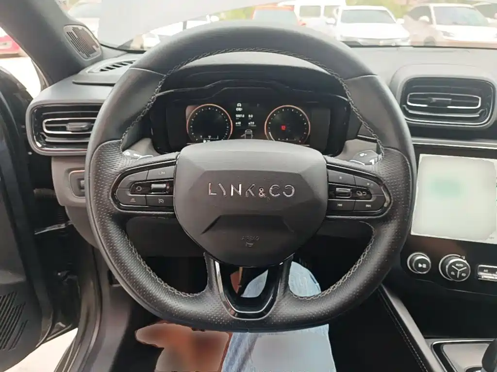 Lynk & Co 03 — миниатюра 11