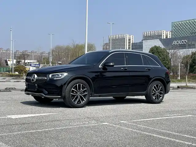 MERCEDES-BENZ GLC