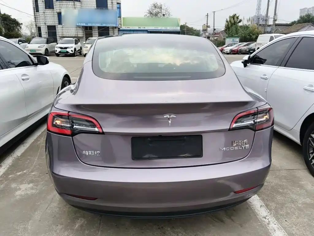 Tesla Model 3 — миниатюра 6