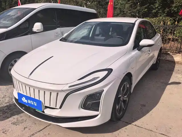 Hongqi E-QM5