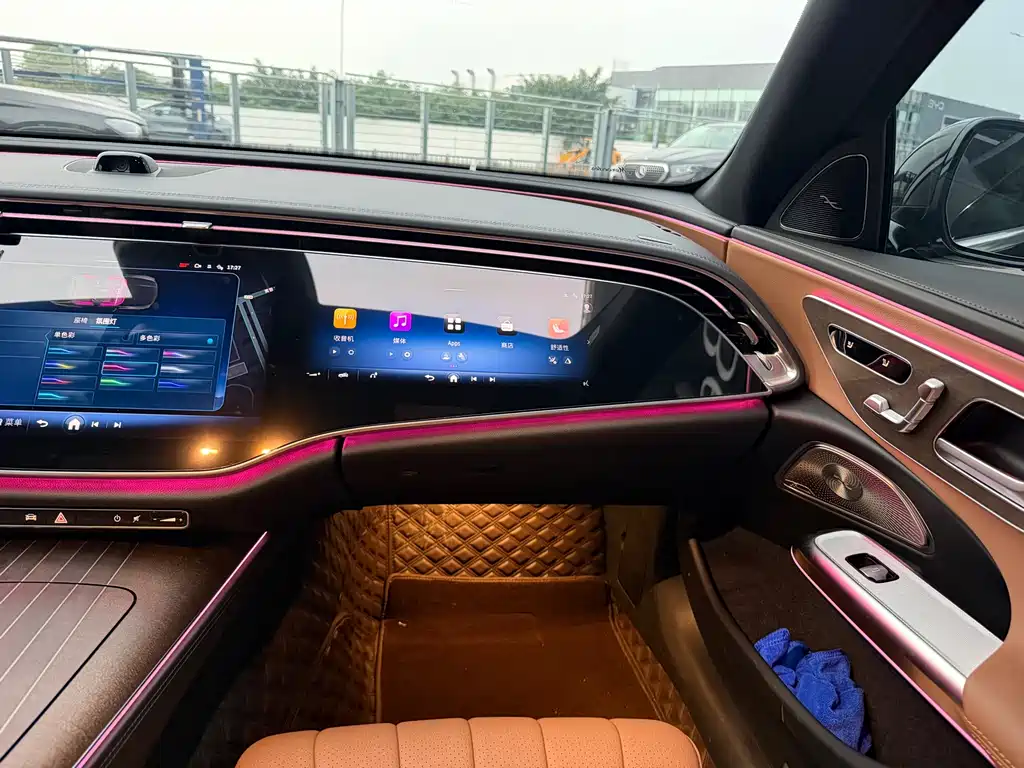 Mercedes-Benz E-Class — миниатюра 25
