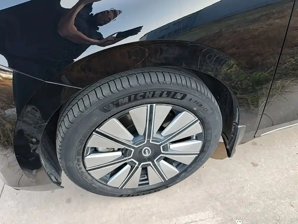 GAC Motor Trumpchi E8 PHEV — миниатюра 23
