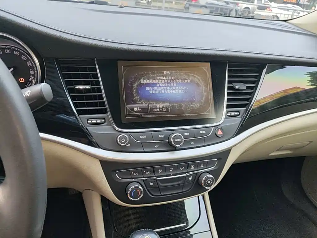 Buick Verano — миниатюра 13