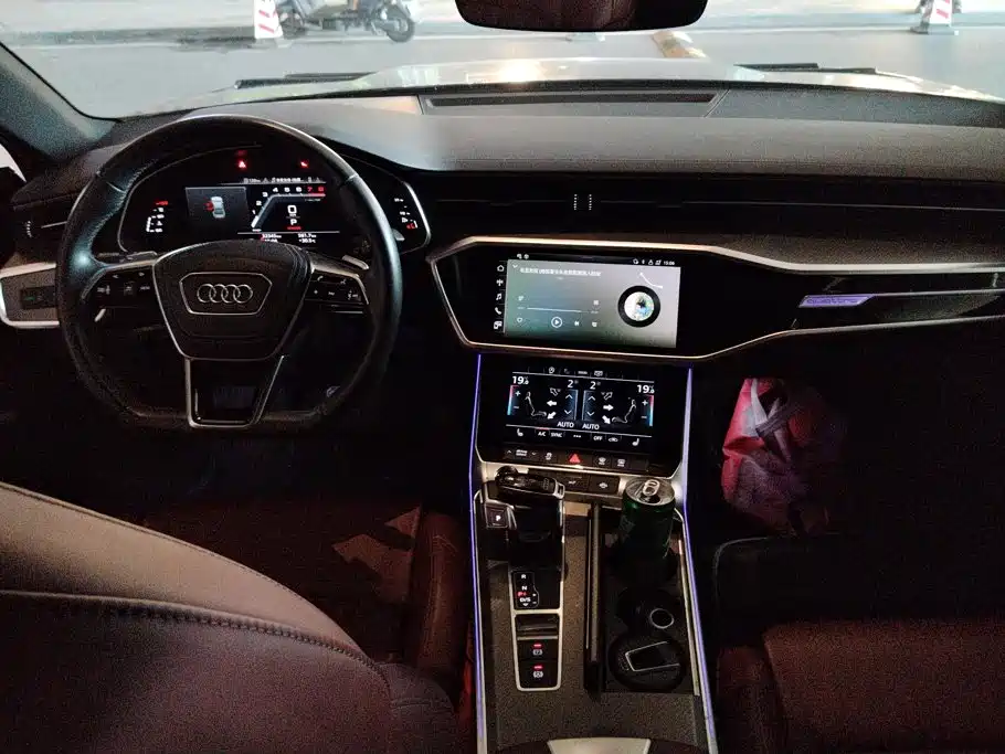 Audi A7L — миниатюра 12