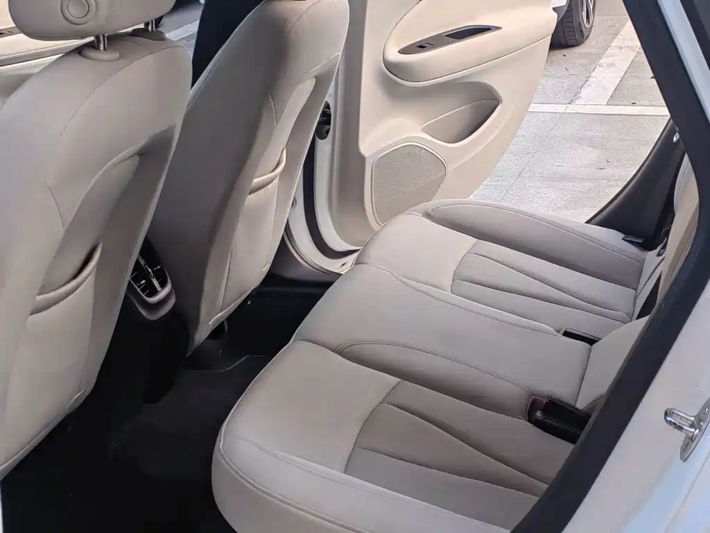 Buick Verano — миниатюра 9