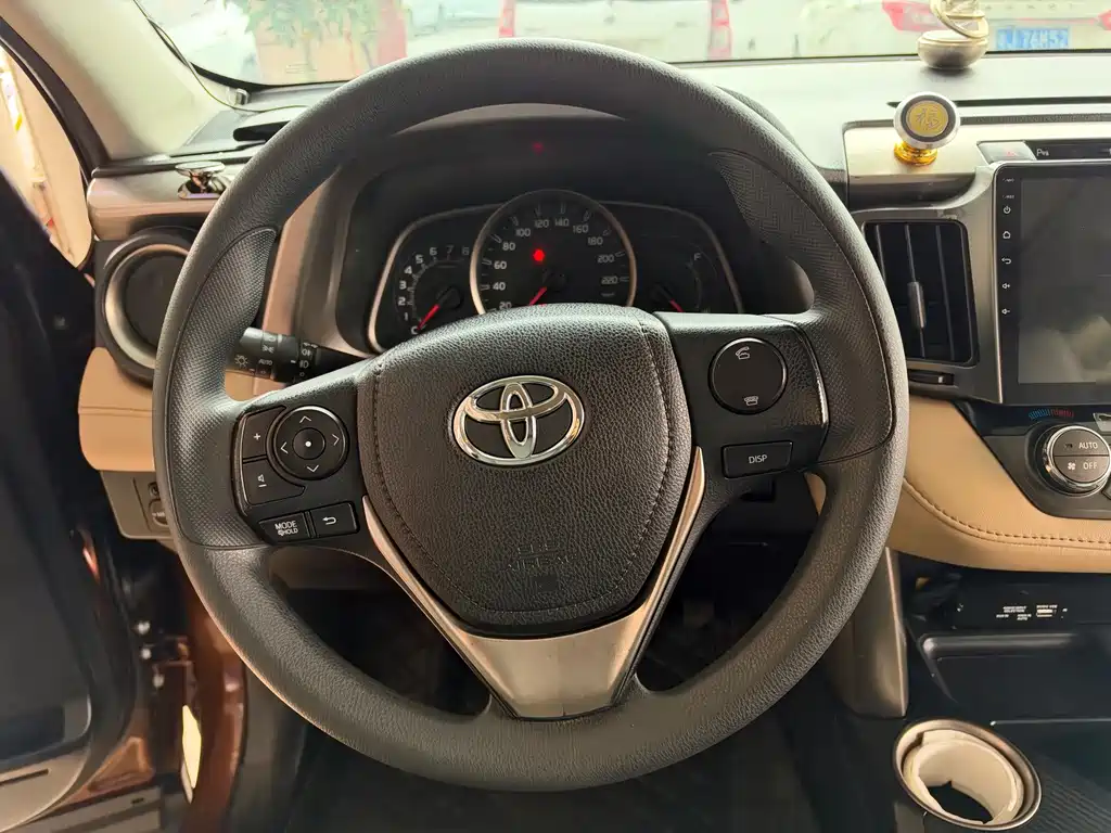 Toyota RAV4 — миниатюра 17