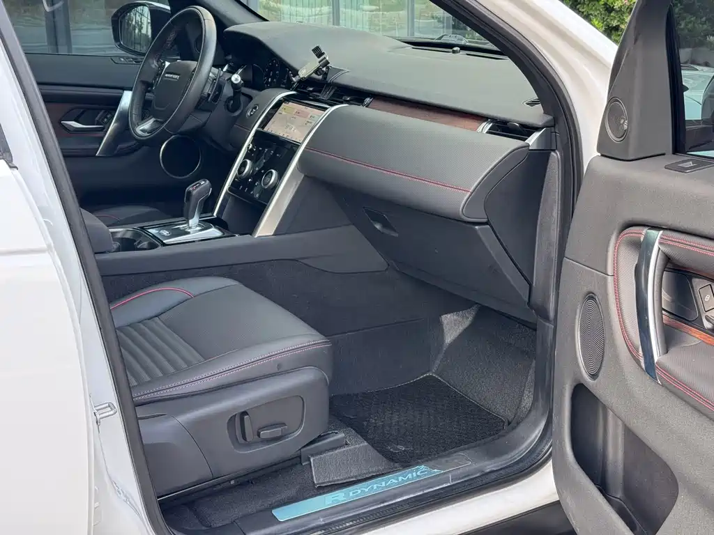 Land Rover Discovery Sport — миниатюра 25