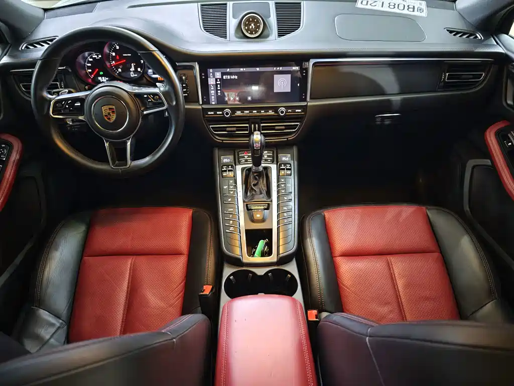 Porsche Macan — миниатюра 6