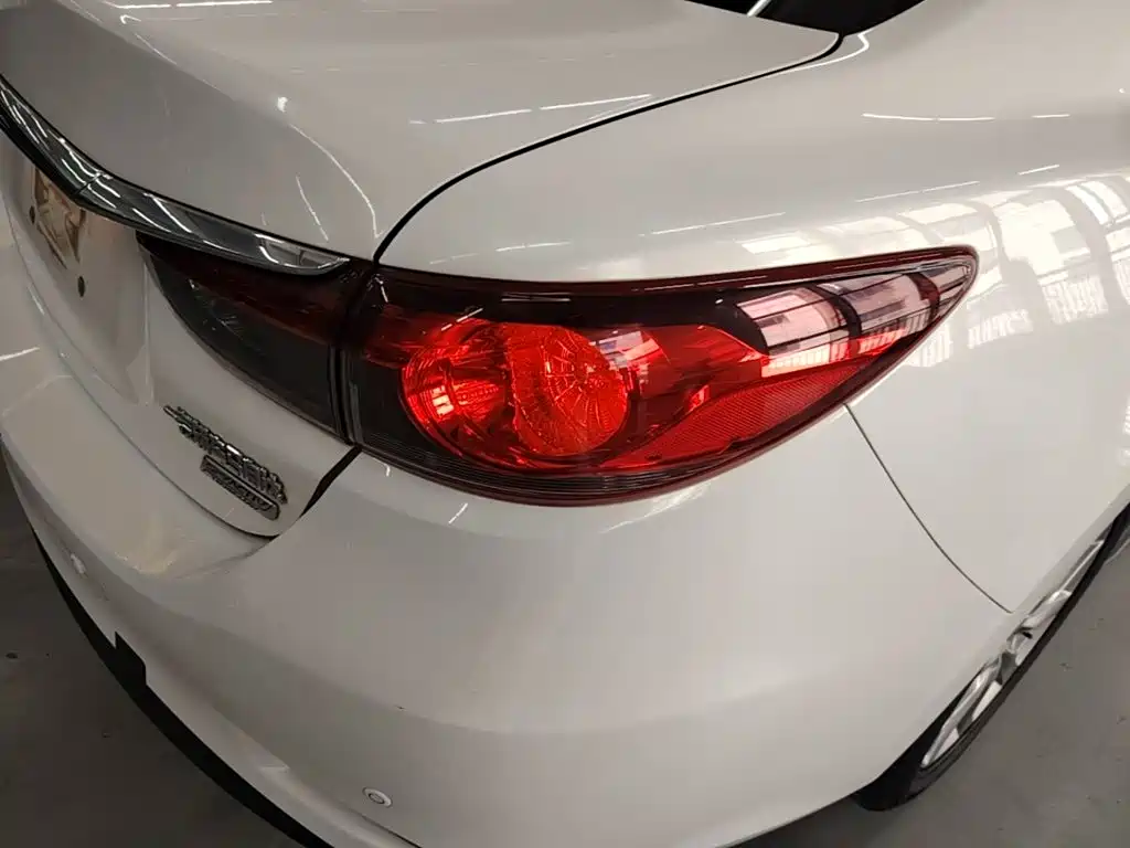 Mazda Atenza — миниатюра 8