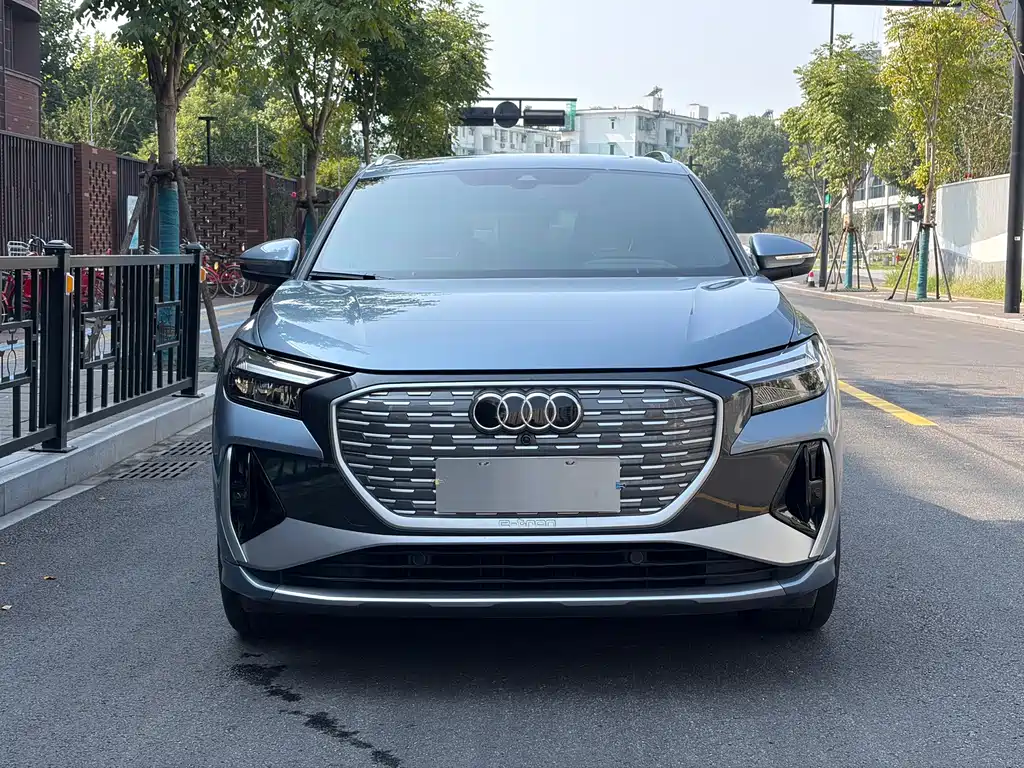 Audi Q4 e-tron — миниатюра 2