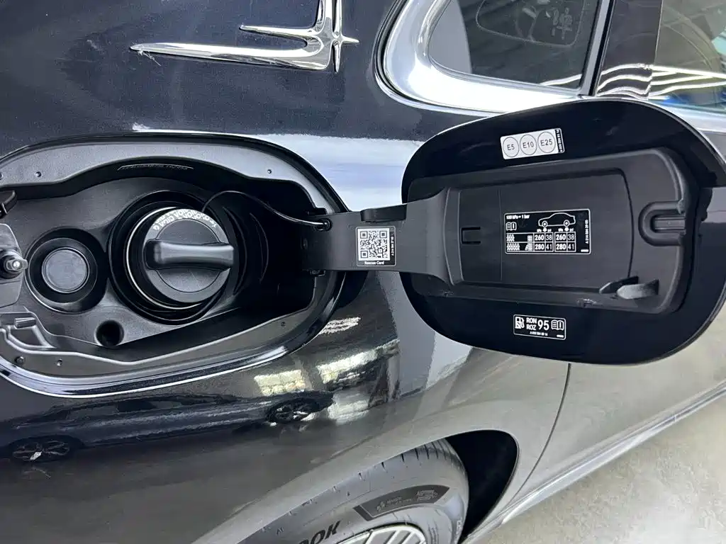 Mercedes-Benz E-Class — миниатюра 15