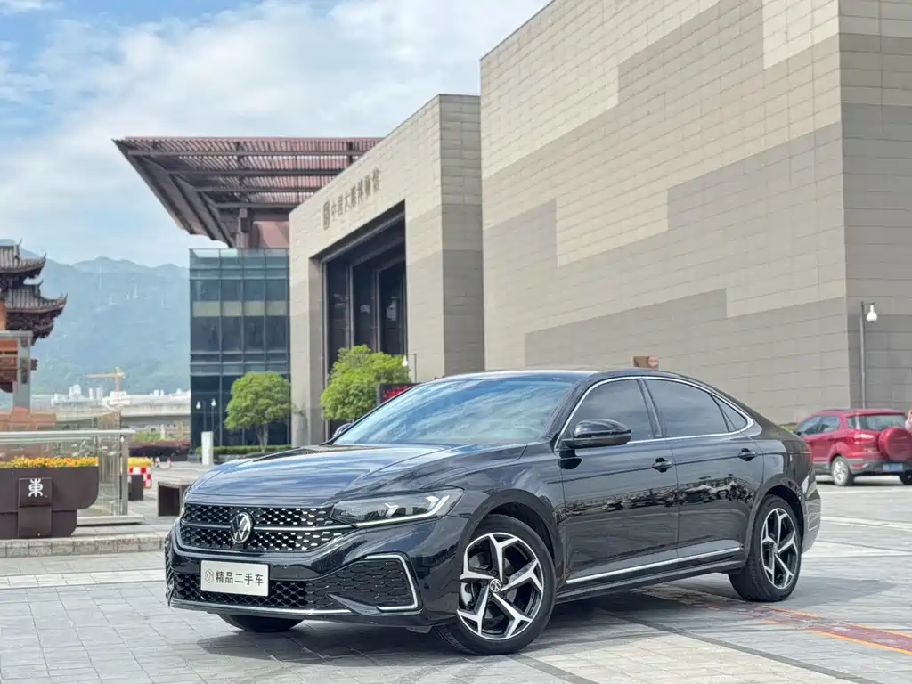 Volkswagen Passat 2025