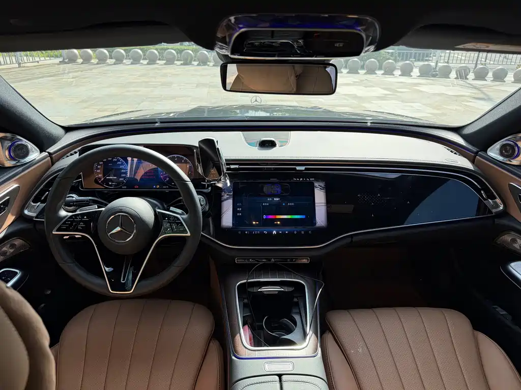 Mercedes-Benz E-Class — миниатюра 15