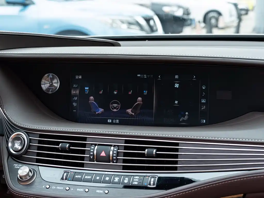 Lexus LS — миниатюра 16