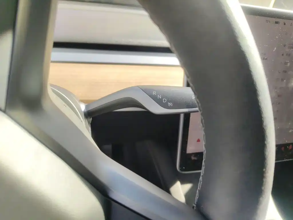 Tesla Model 3 — миниатюра 15