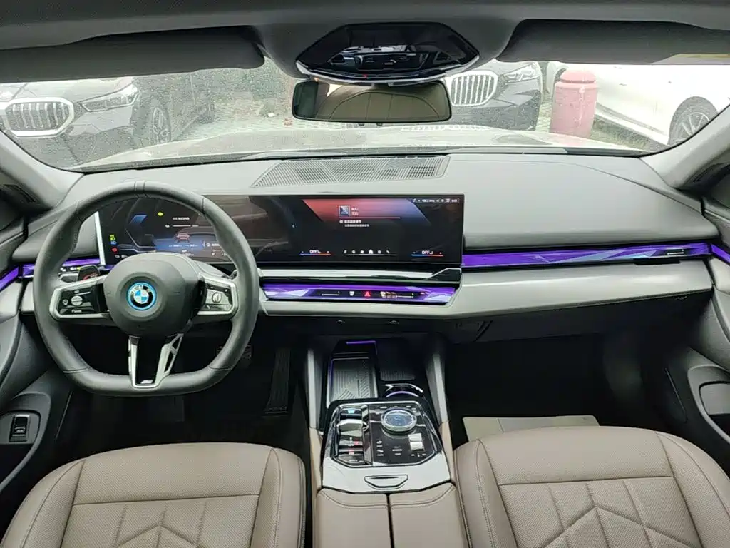 BMW i5 — миниатюра 10