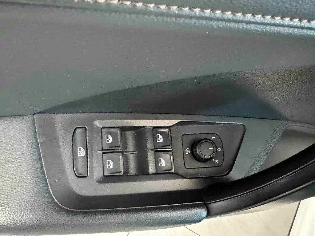 Volkswagen Tharu — миниатюра 10