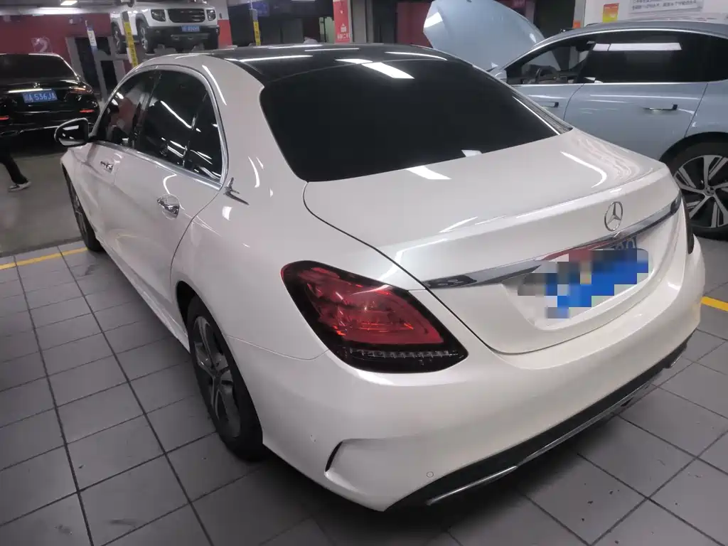 Mercedes-Benz C-Class — миниатюра 7