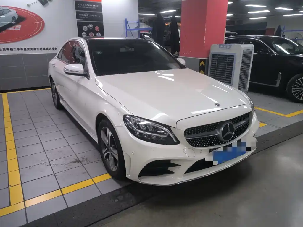 Mercedes-Benz C-Class — миниатюра 8