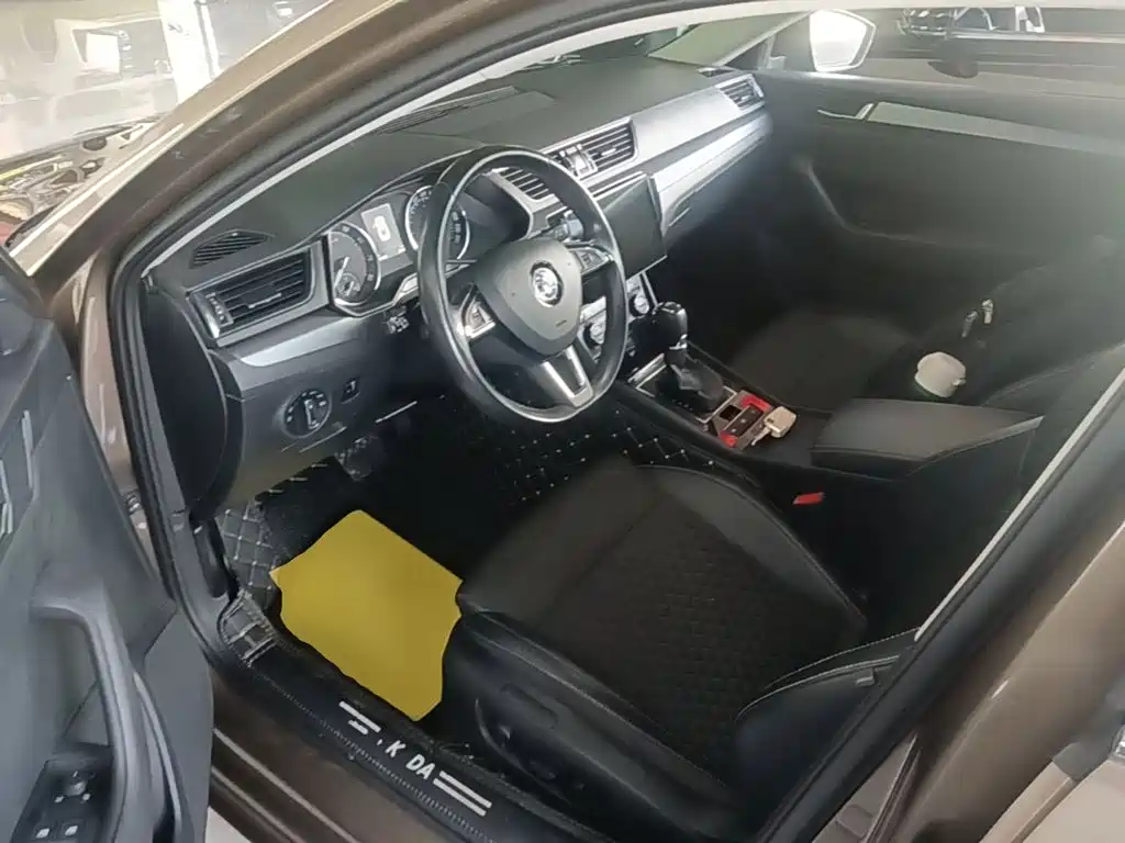 Skoda Superb — миниатюра 15