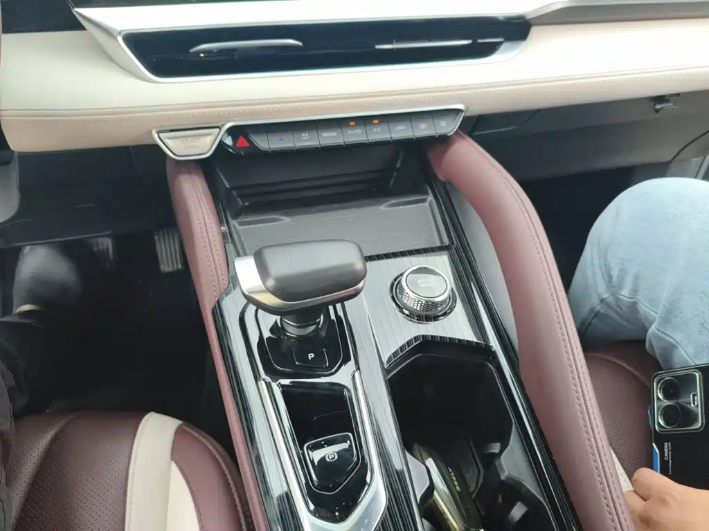 Geely Xingyue L — миниатюра 7