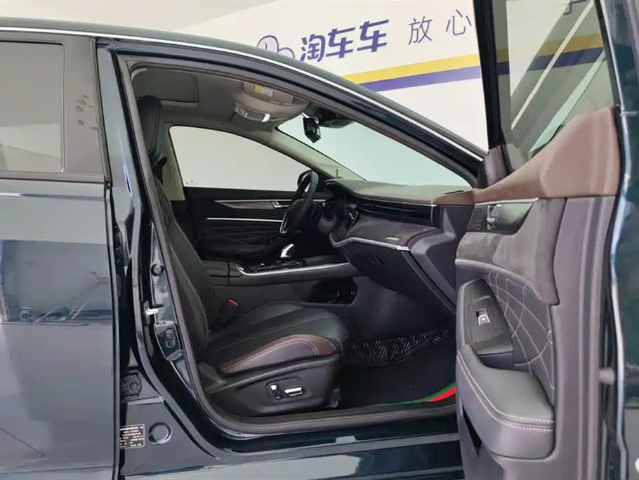Dongfeng Aeolus Yixuan Max MAX 2021 1.5T