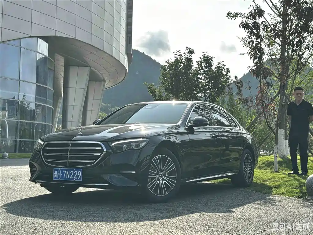 Mercedes-Benz E-Class 2024