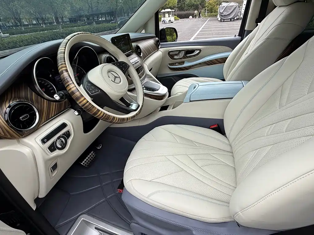 Mercedes-Benz V-Class (Import) — миниатюра 8