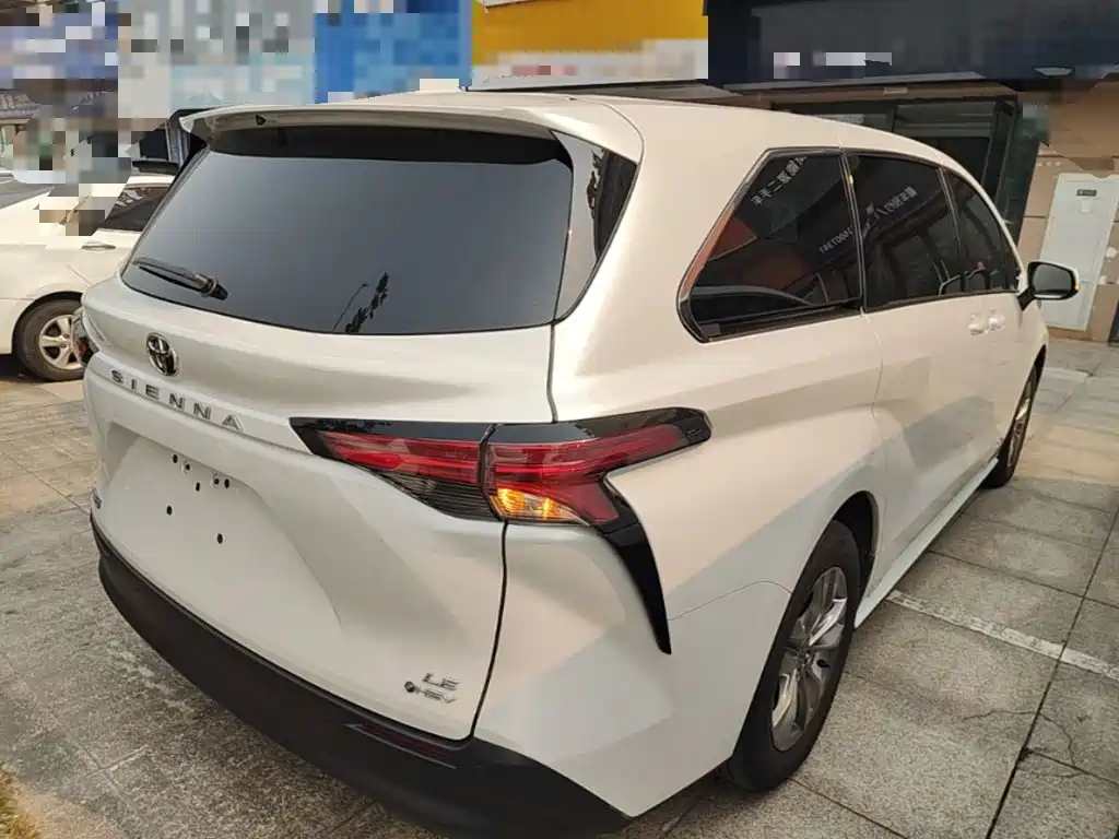 Toyota Sienna — миниатюра 7