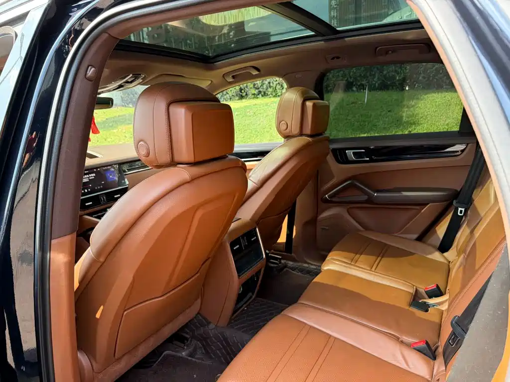 Porsche Cayenne Hybrid — миниатюра 11